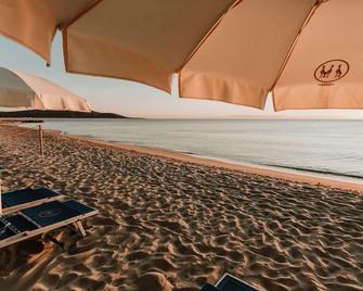 Hotel Village Fior di Sardegna - Posada - Strand