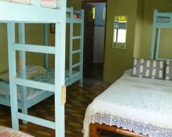 Little Bridges Bed And Breakfast - Mambajao