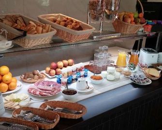Brit Hotel Brive - Brive-la-Gaillarde - Buffet