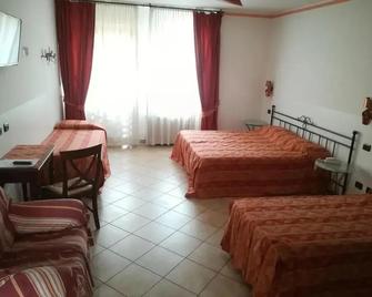 Hotel Ristorante Italia - Certosa di Pavia - Slaapkamer