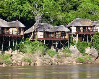 Serena Mivumo River Lodge - Mkalinzu - Edificio