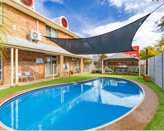 Shearing Shed Motor Inn - Dubbo - Bể bơi
