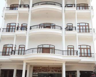 Hotel krishan kanhiya - Jaunpur - Edificio