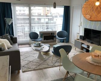 Ma Mere Beach Condo Oostende - Остенд - Вітальня