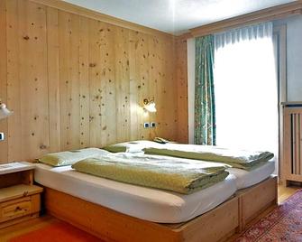 Hotel Garnì al Plan - Livigno - Bedroom