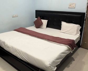 The Human Stay - Indore