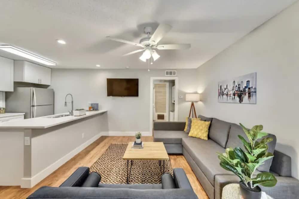 Global Cup Hello Gorgeous Flat near Downtown! - دالاس - غرفة معيشة