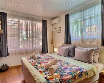 Nahina Room - City Center - Swimming Pool - Papeete - Bedroom