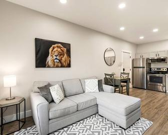 Aisling Suites Furnished Apartments - Great Falls - Living room