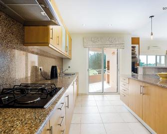 Pestana Carvoeiro Golfe - Al - Estombar - Cocina