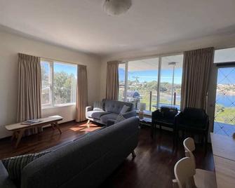River Panorama Beach House - Woodridge - Sala de estar