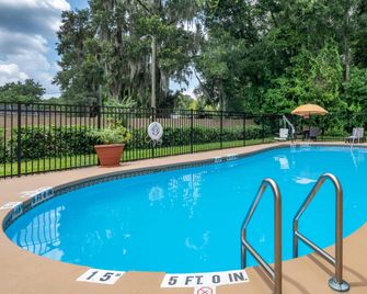 Comfort Inn and Suites DeLand - near University - DeLand - Pool