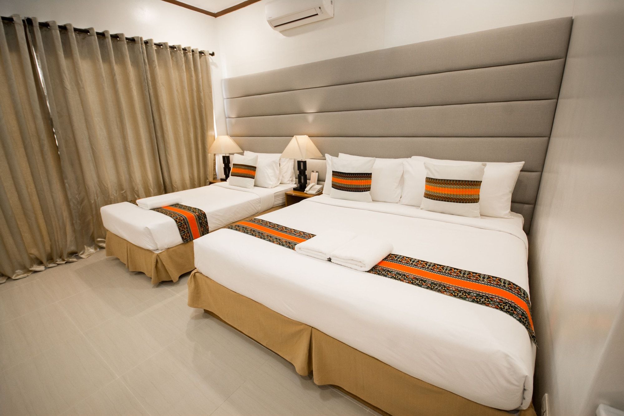 سور بيتش ريزورت