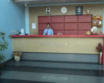 Royal Hills - Vasai - Recepción