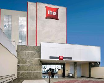 Ibis Vitoria Praia de Camburi - Vitória - Building