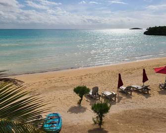 Trela Sands 8 Bedroom Whole House Right On The Beach - North Palmetto Point - Playa