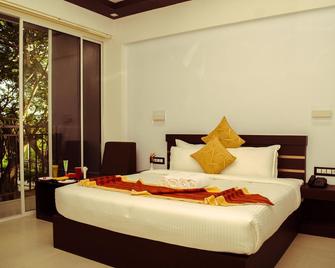 Leela Backwaters Inn - Poovar - Bedroom
