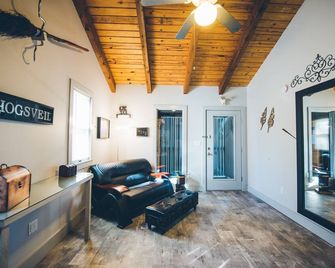 Hogsveil Cottages - Harry Potter Themed - Eureka Springs - Sala de estar