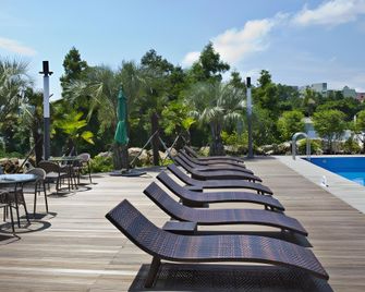 Sunrise Hotel Jungmun - Seogwipo - Piscina