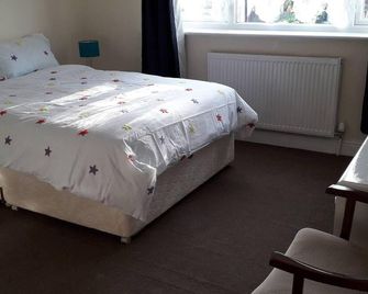 Homely 3-bed House in Manchester - Sale - Ložnice