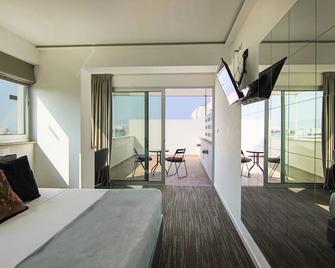 Phaedrus Living: Luxury Suite Nicosia 503 - Nicosia - Habitación