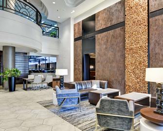 Embassy Suites by Hilton Minneapolis Airport - בלומינגטון - טרקלין