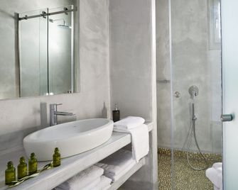 Aperanto Suites - Thera - Bathroom