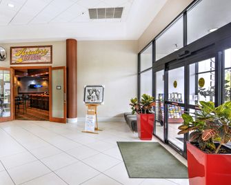 Holiday Inn St Petersburg N - Clearwater - Clearwater - Lobby