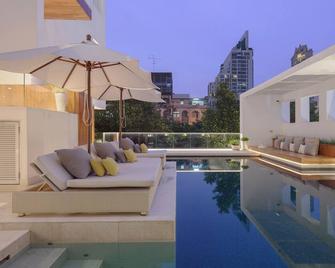 twothree a homely hotel - SHA Extra Plus - בנגקוק - בריכה