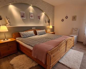 Holiday apartment with 1 bedroom - Walsrode - Schlafzimmer