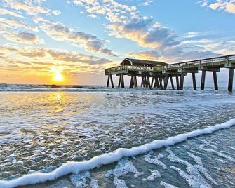 Bikini Bottom - Tybee Island - Beach