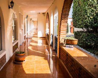 Hotel & Suites Villa del Sol - Morelia