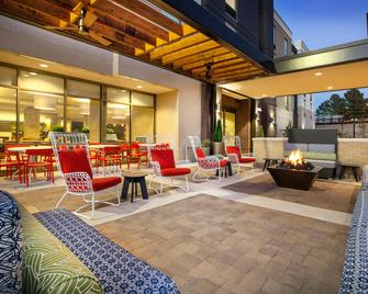 Home2 Suites by Hilton Oxford - Oxford - Patio