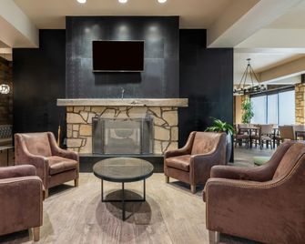 Embassy Suites by Hilton Tulsa I-44 - Tulsa - Salon