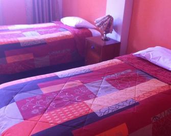 Hostal Tres Mascaras - Ayacucho - Bedroom