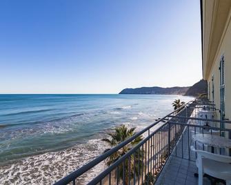 Hotel Danio Lungomare - Alassio