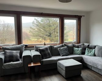 Woodview, Pet Friendly, With Open Fire in Castlebay, Isle of Barra - Isle of Barra - Sala de estar