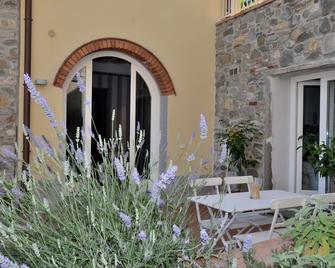 Podere Delle Fanciulle - Pistoia - Patio