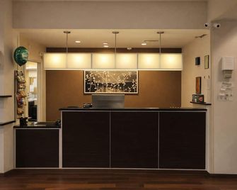 Express Inn & Suites - Harrisburg - Resepsionis