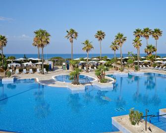 Hipotels Barrosa Palace & Spa - Chiclana de la Frontera - Zwembad
