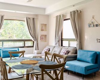 Luxury 2BR Retreat Near Tamarindo: Pool View, Modern Comfort, and Prime Location - Tamarindo - Salon