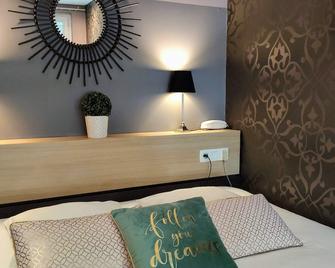 Celtic Hotel - Auray - Bedroom