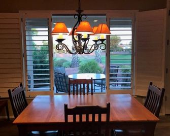 'La Dolce Vita'!!!!! Golf Course Home - Sun City West - Comedor