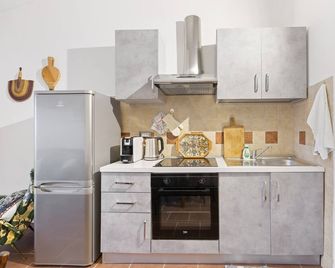 Apartment 'Erato' with Sea View, Wi-Fi and Air Conditioning - Scano di Montiferro - Cocina