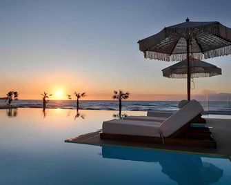 Corfu Acharavi Hotel - Roda - Bazén