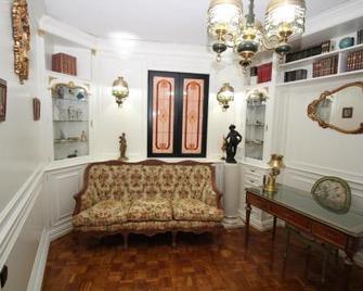 Habitaciones en Luisa - مدريد - غرفة معيشة