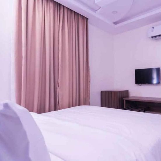 Ibizza Pit Hotel and Suites image 1