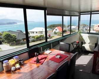 Pacific View Bed And Breakfast - Wellington - Balcony