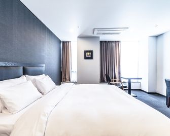 Gangneung Tourist Hotel - Gangneung