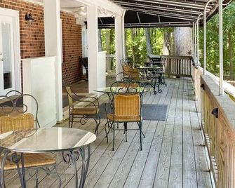 “WaterView” The Manor house, waterfront property with stunning views - Moseley - Balcón